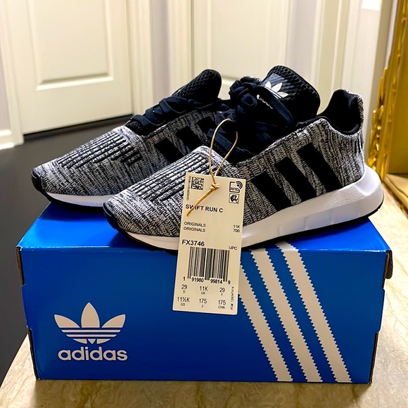 adidas Other - New, authentic Adidas little kids Originals Swift Run casual sneakers.